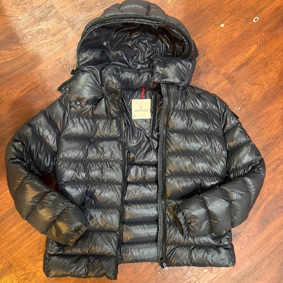 Moncler Jackets & Blazers - Moncler navy puffer Jacket